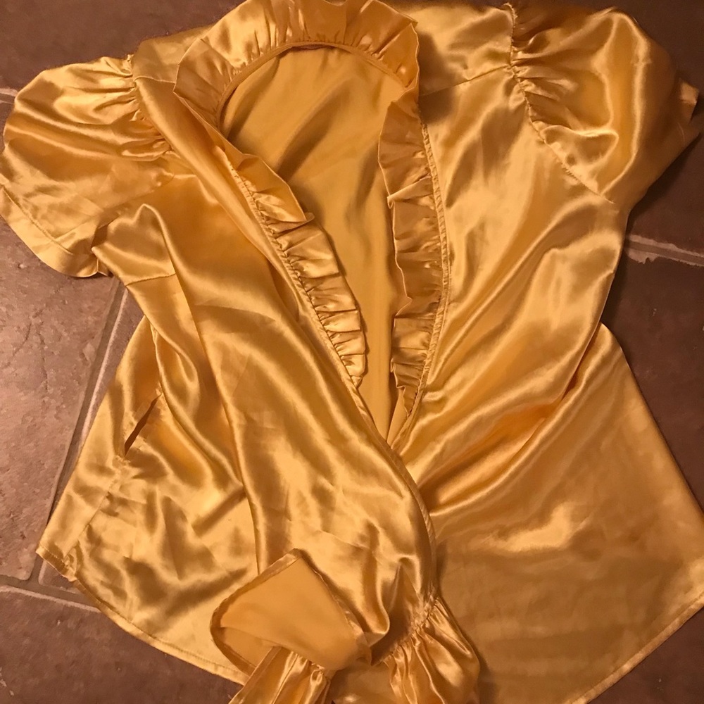 Shirt - Picture 2 of 3